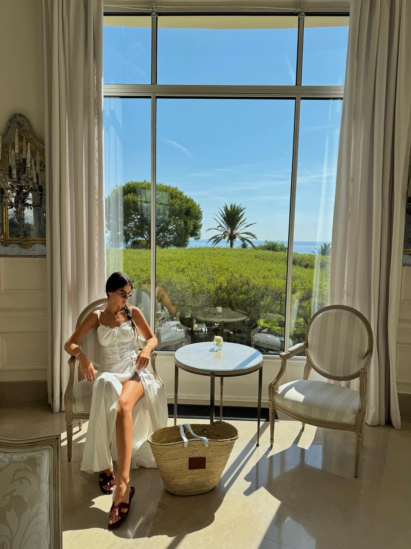 Anastasia Popoviic в вечернем платье