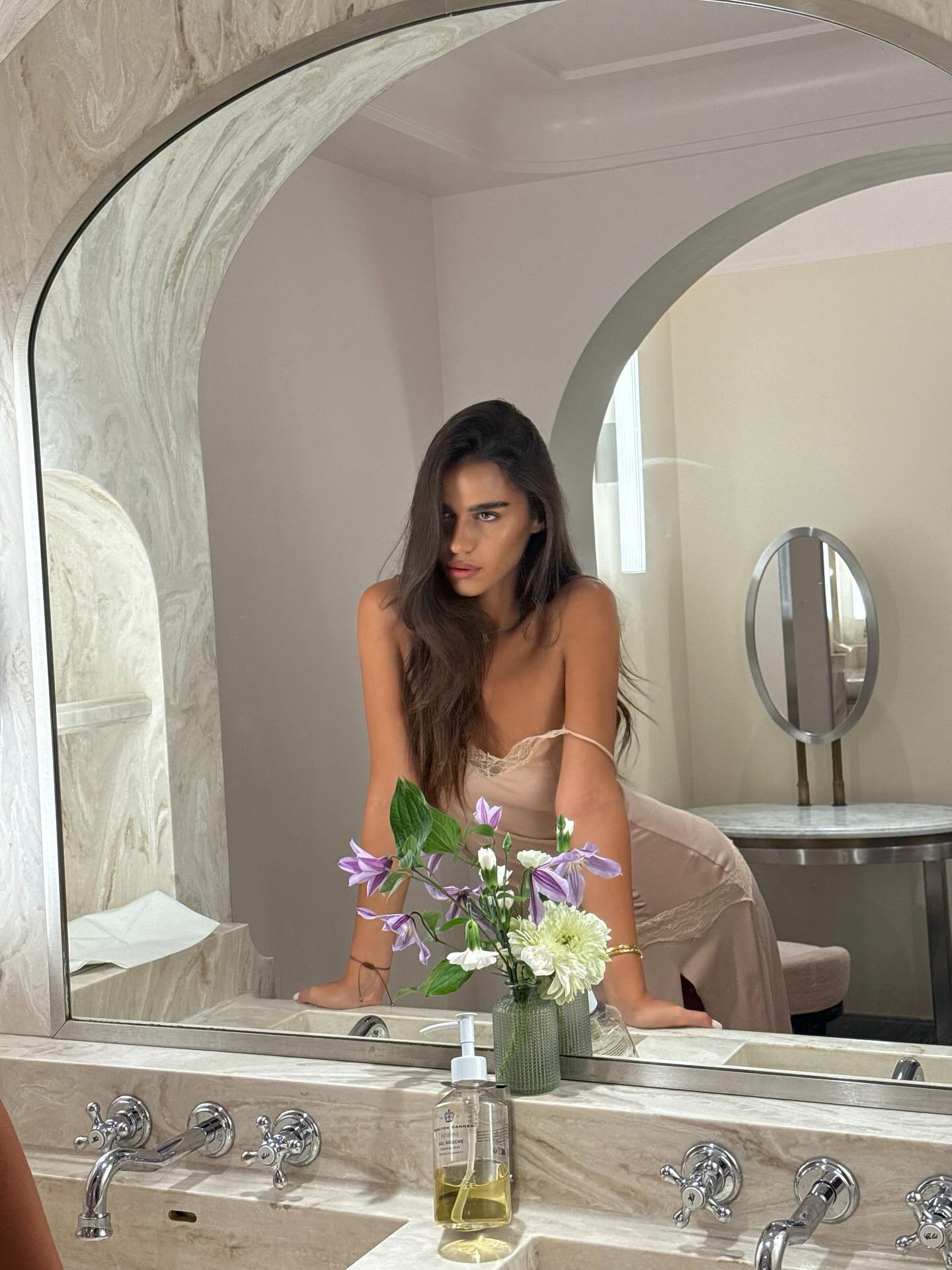 Anastasia Popoviic - портрет с голубыми глазами