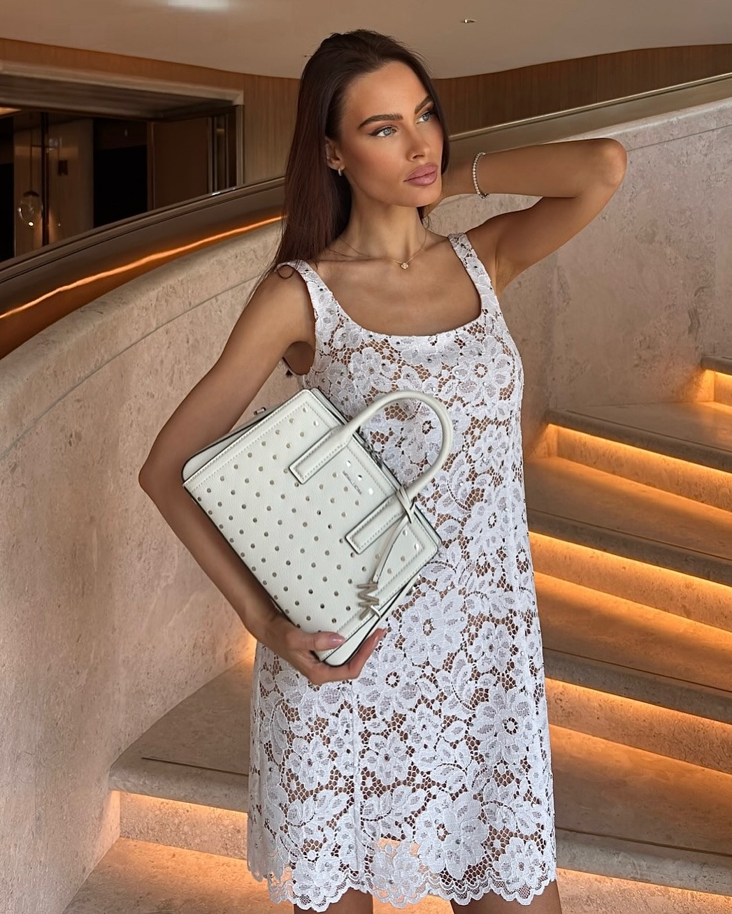 Эскорт модель Анна Лорд в ресторане Москвы