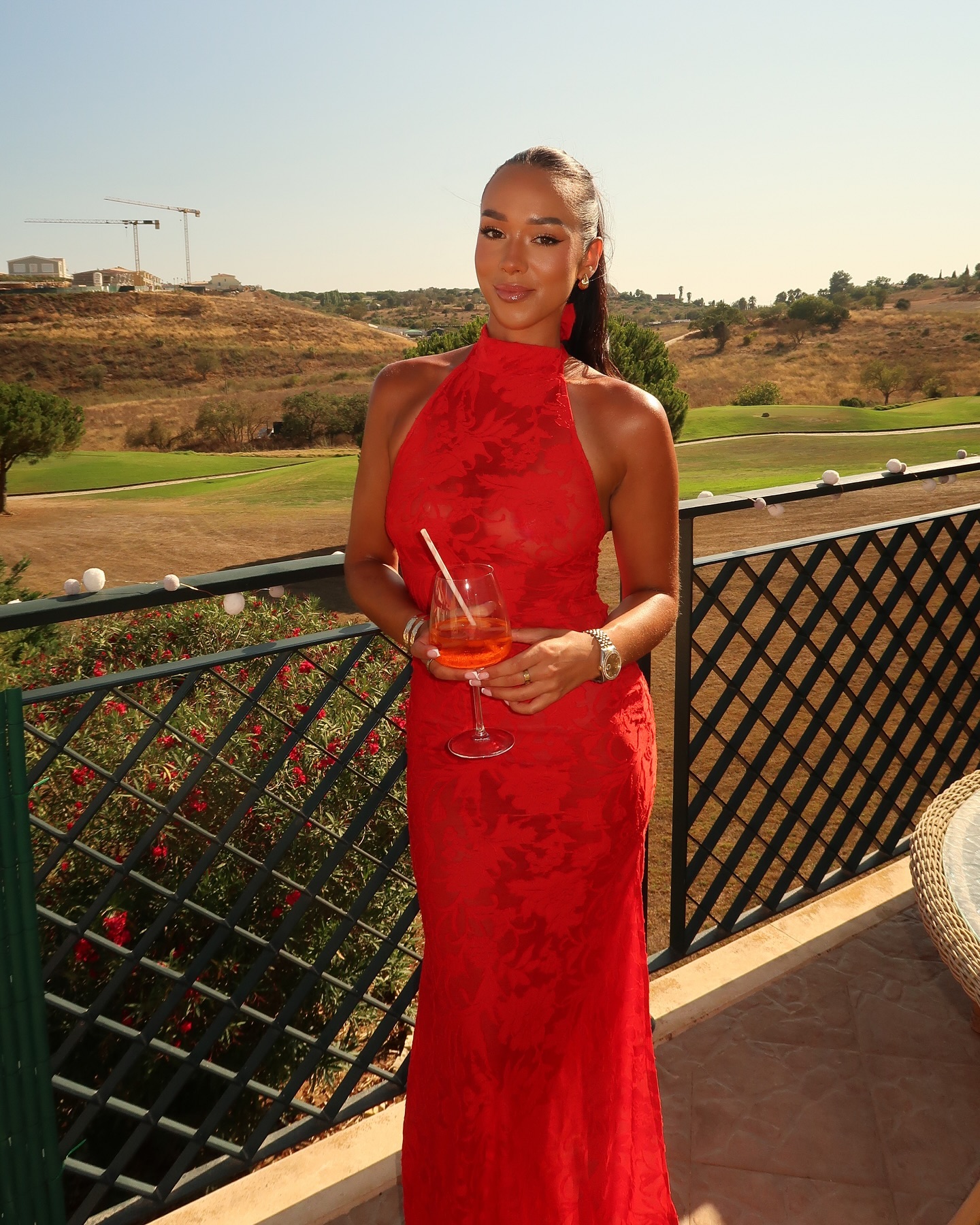 Тамара Araschofield - элитная эскорт модель из Дубая, поет, танцует, играет на музыкальных инструментах