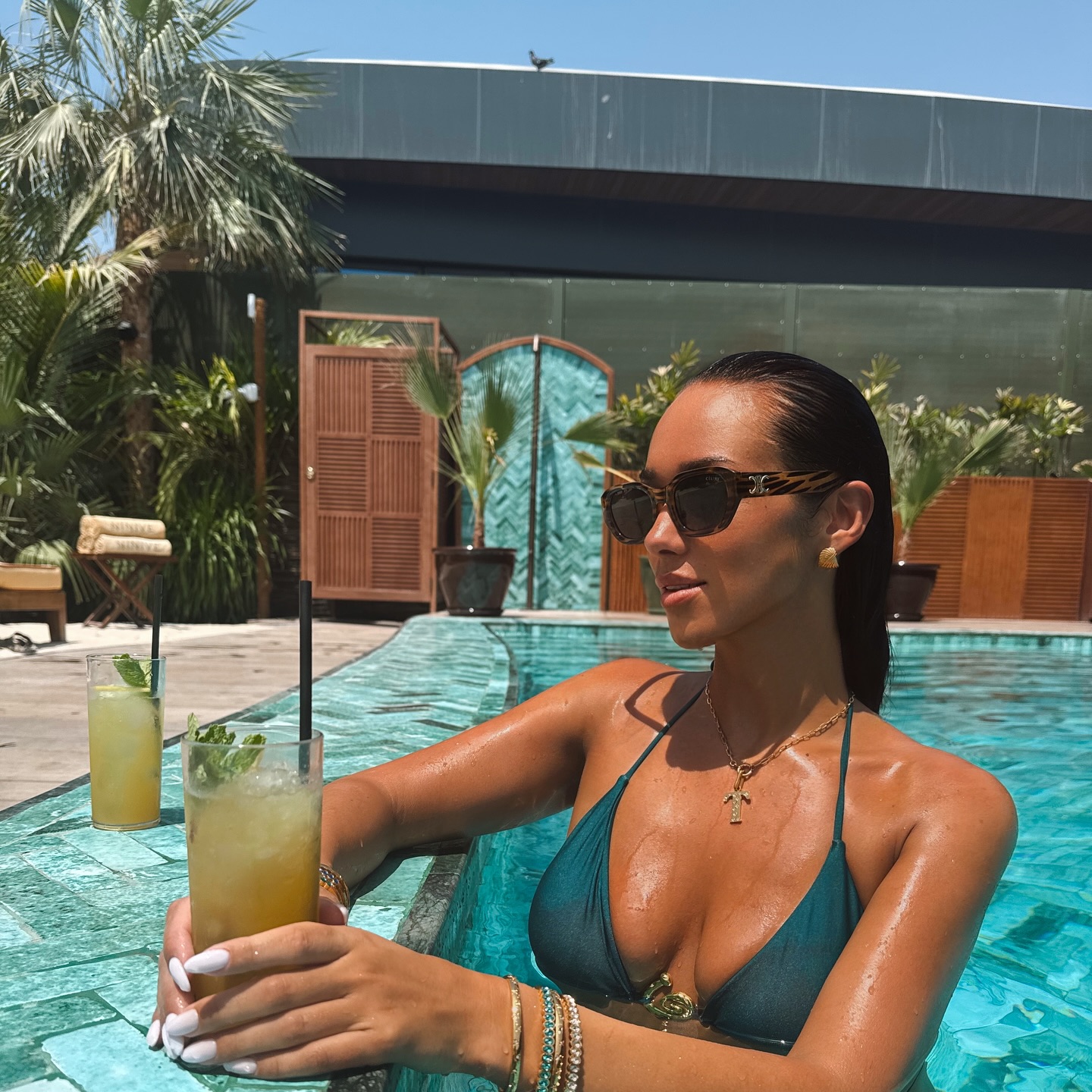 Тамара Araschofield - талантливая артистка и эскорт модель из ОАЭ