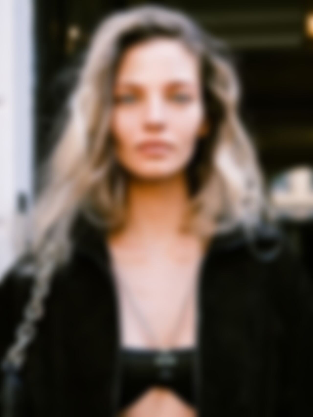 Алеся Кафельникова эскорт Москва - деловой стиль для бизнес-встреч