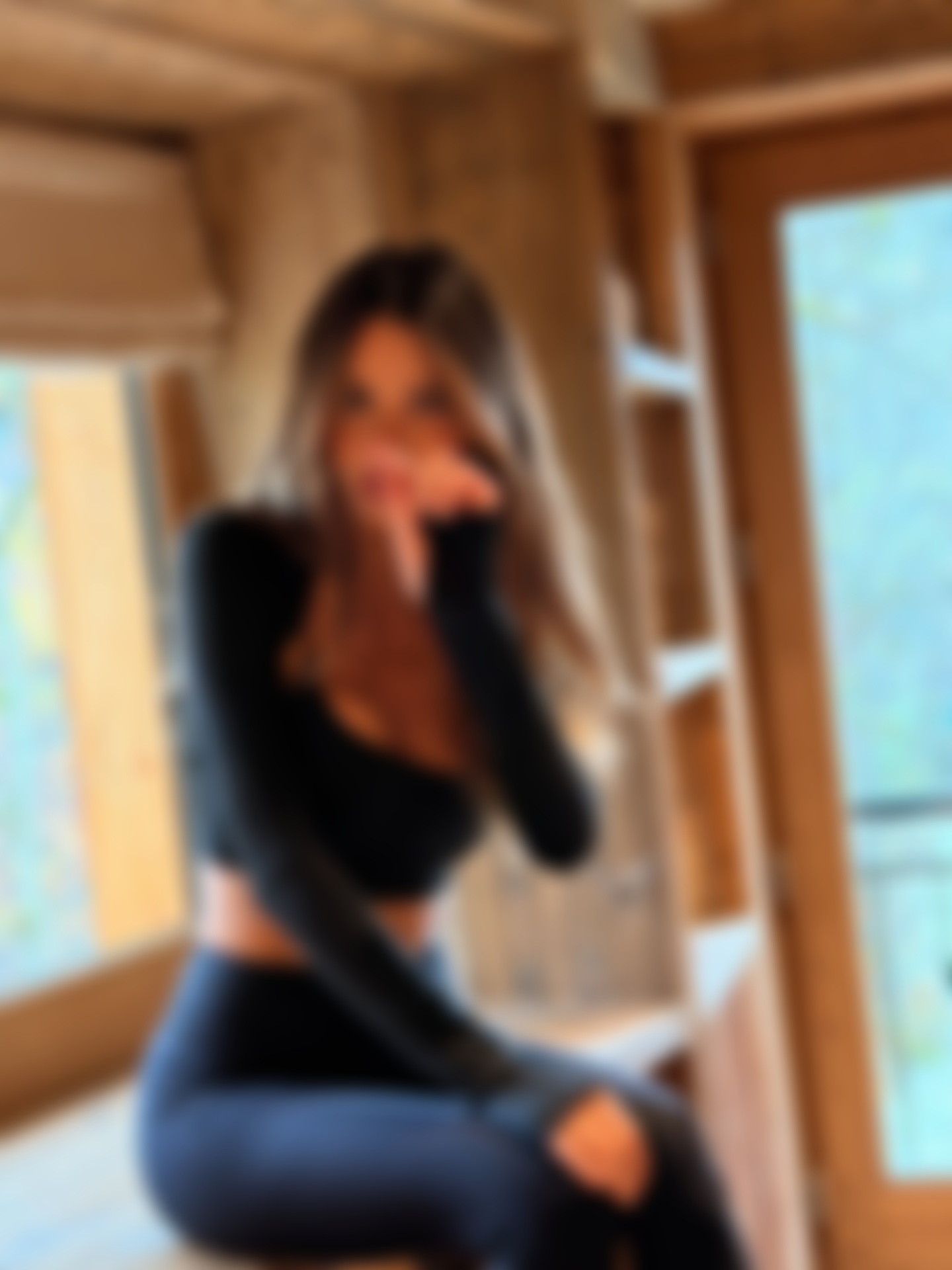 Эскорт сопровождение в престижном ресторане Европы