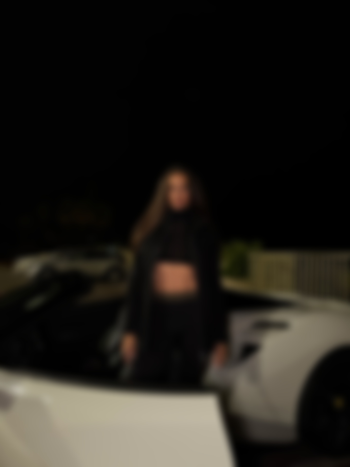 Элитная спутница для мероприятий в Москве - высокая брюнетка